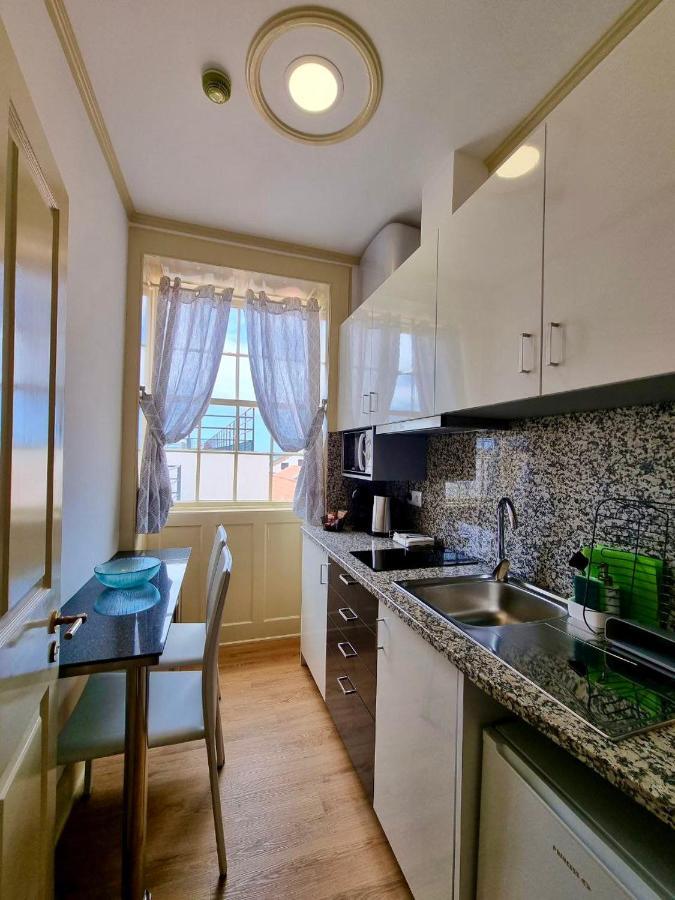 Carreira Apartments Harbour View Free Parking In Heart Funchal מראה חיצוני תמונה